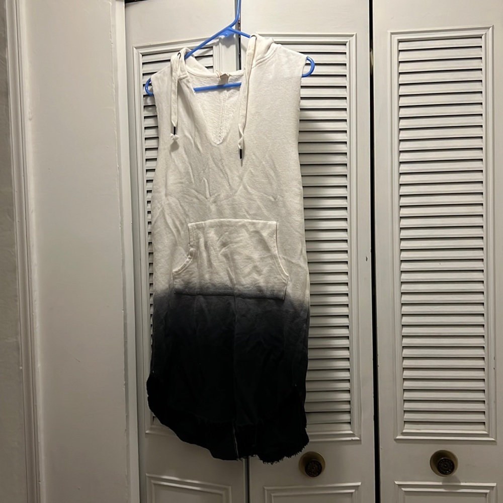 Forever 21 Ombré white/grey Small long sleeveless hoodie